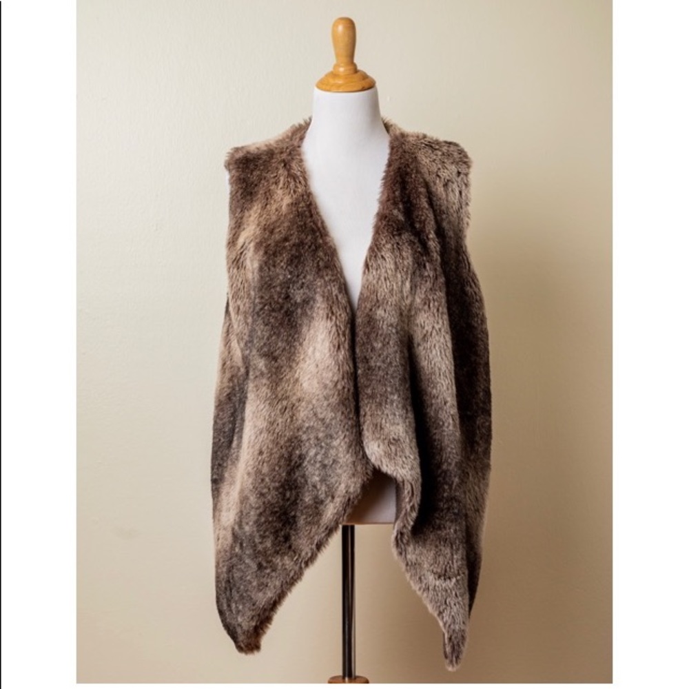 Knitwear faux vest